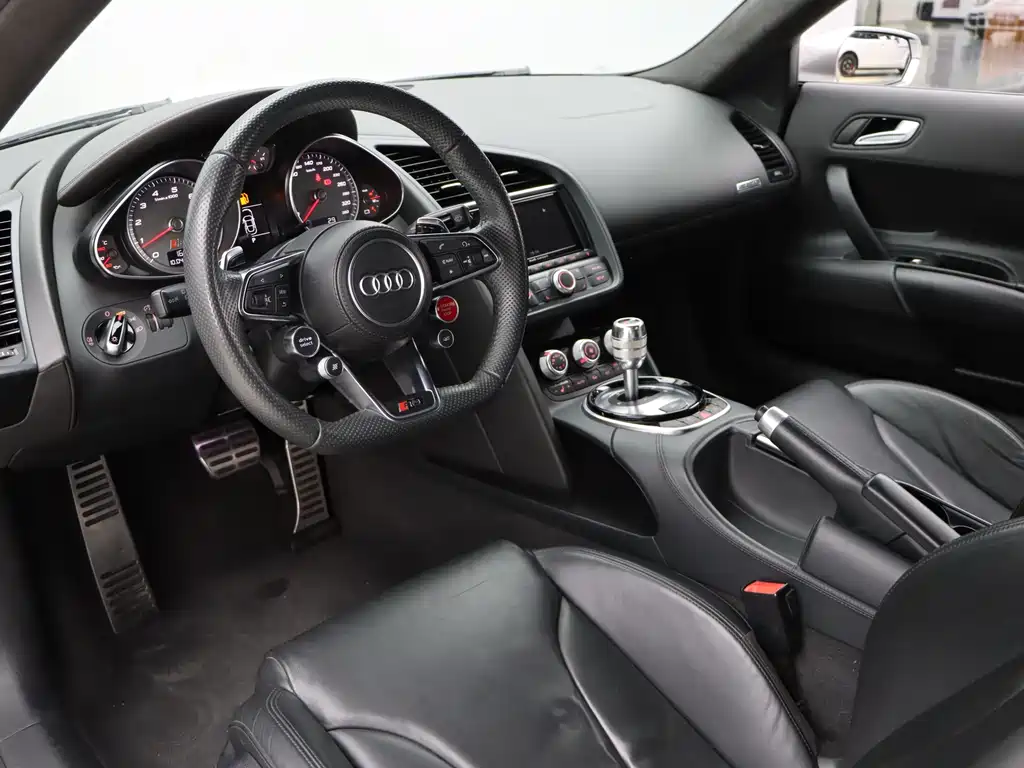 Audi R8 2016 — фото 9