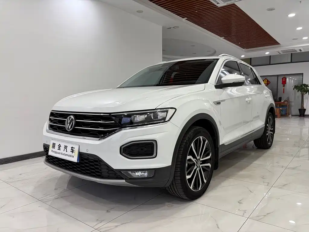Volkswagen T-Roc 2023 — фото 1