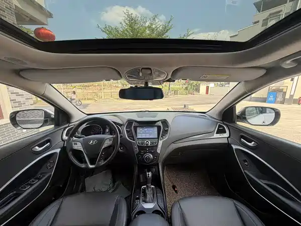 Hyundai Santa Fe 2015