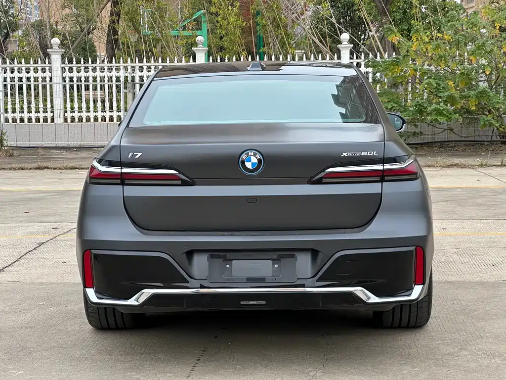 BMW i7 2023 — фото 8