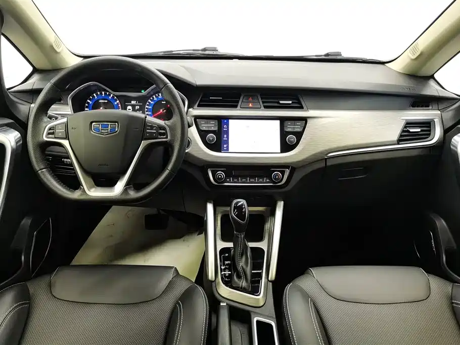 Geely Vision X3 2019 — фото 12