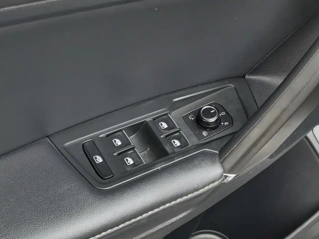 Volkswagen Tiguan L 2017 — фото 9