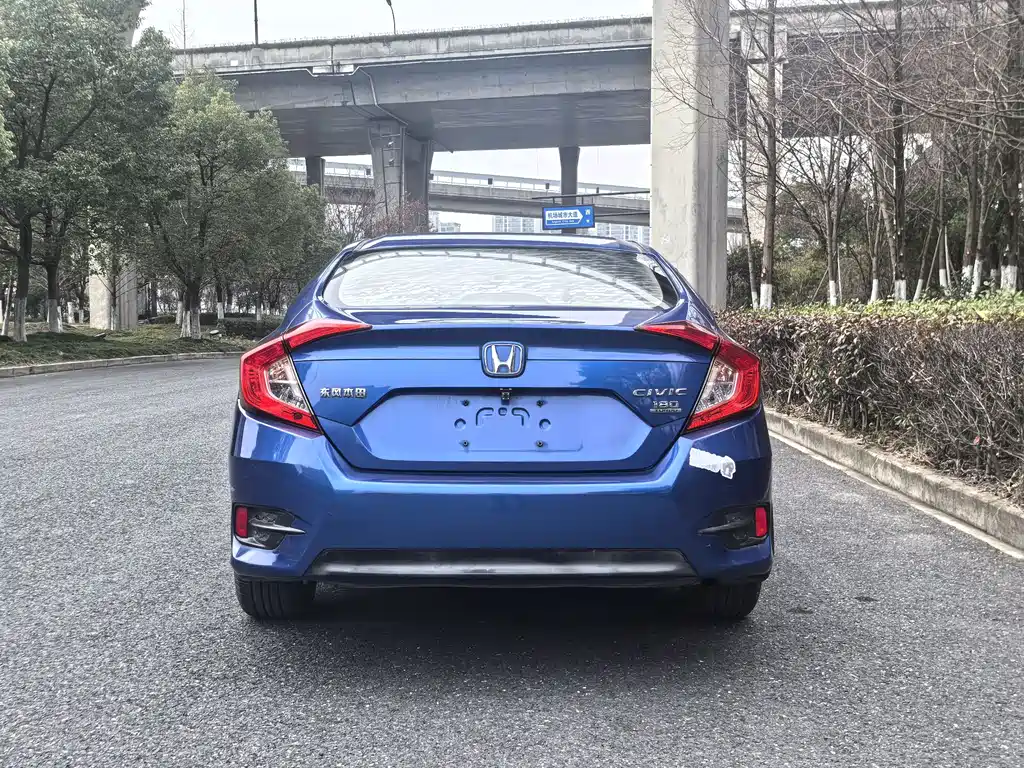 Honda Civic 2018 — фото 4