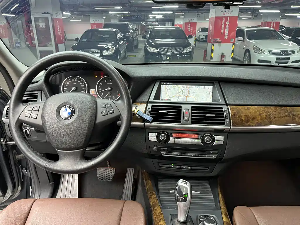 BMW X5 2010 — фото 21