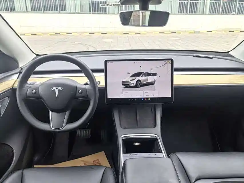 Tesla Model Y 2023 — фото 4