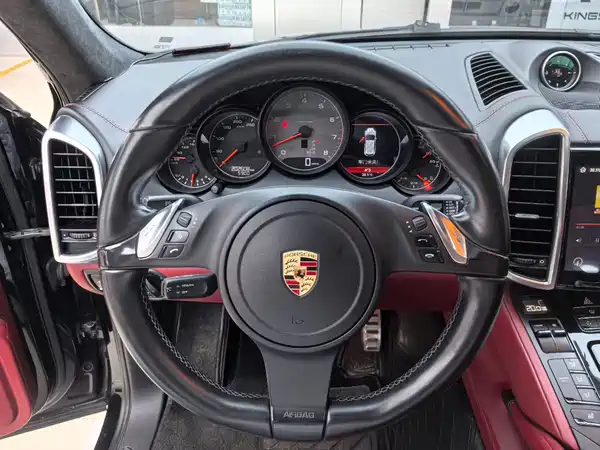 Porsche Cayenne 2011