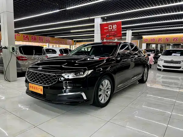 Ford Taurus 2021