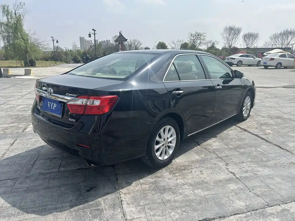 Toyota Camry 2013 — фото 9
