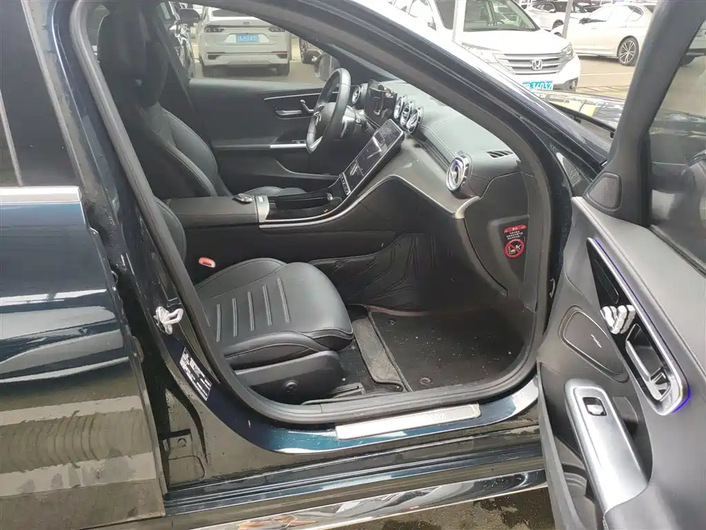 Mercedes-Benz C-Class 2023 — фото 25