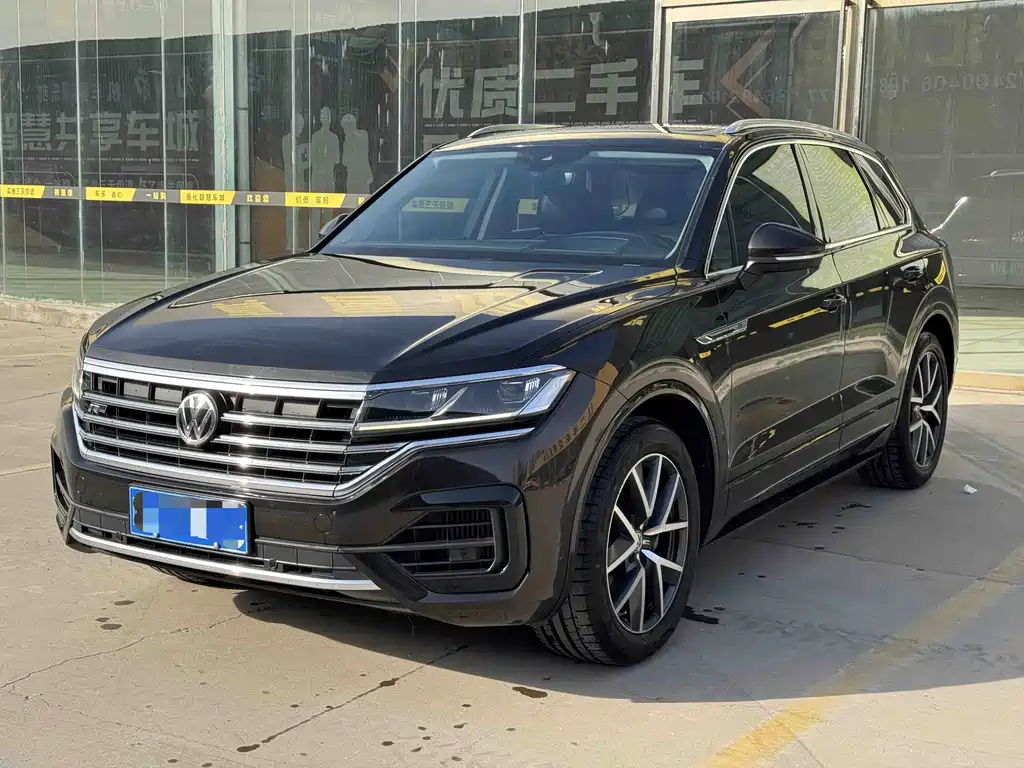 Volkswagen Touareg 2019 — фото 1