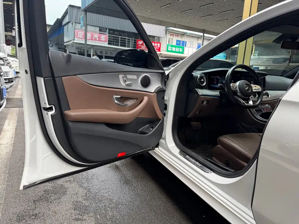 Mercedes-Benz E-Class 2020 — фото 10