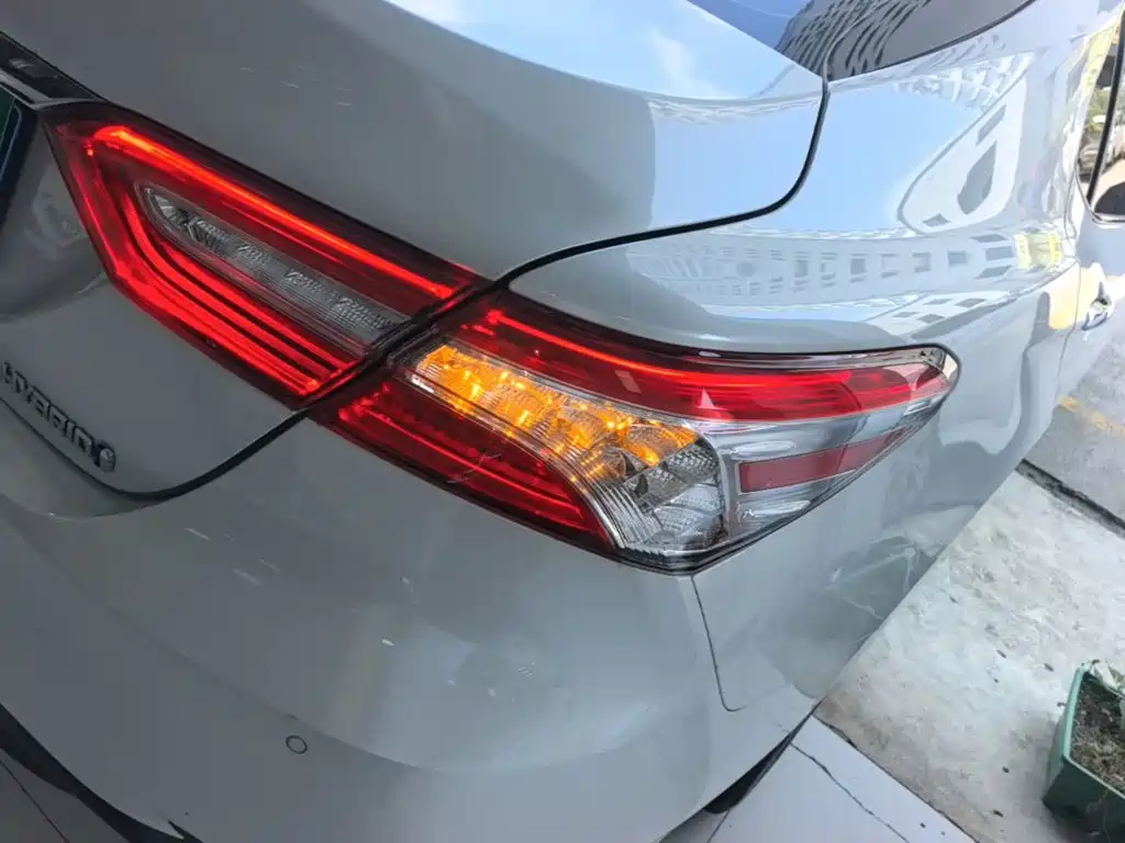 Toyota Camry 2021 — фото 8