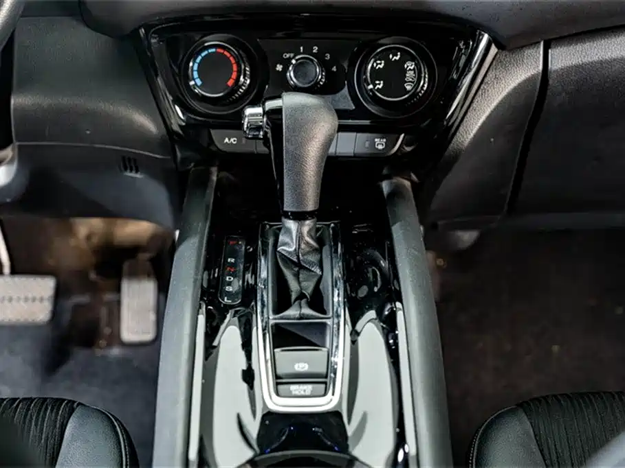 Honda Vezel 2021 — фото 13