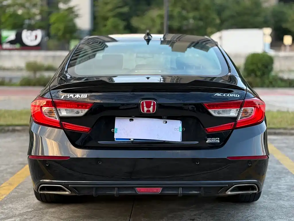 Honda Accord 2018 — фото 8