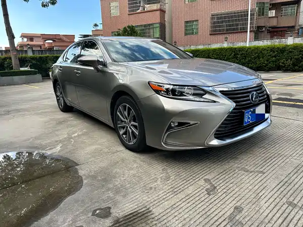 Lexus ES 2018