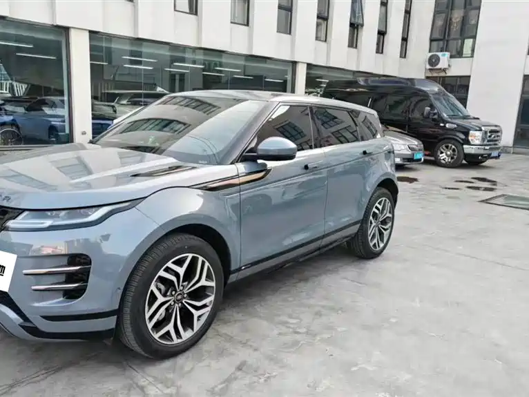 Land Rover Evoque 2021 — фото 1