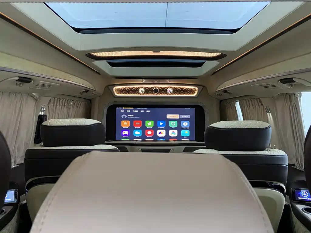 Mercedes-Benz V-Class 2020 — фото 22