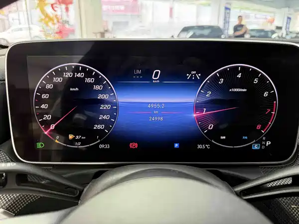 Mercedes-Benz C-Class 2024