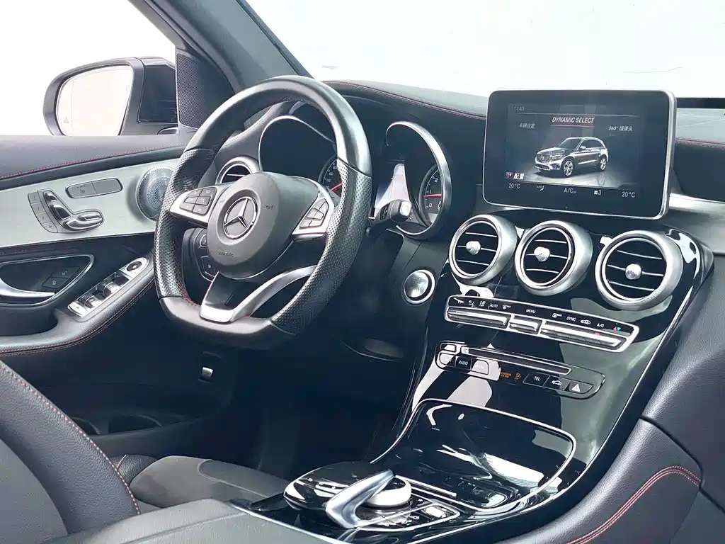Mercedes-Benz GLC AMG 2018 — фото 13