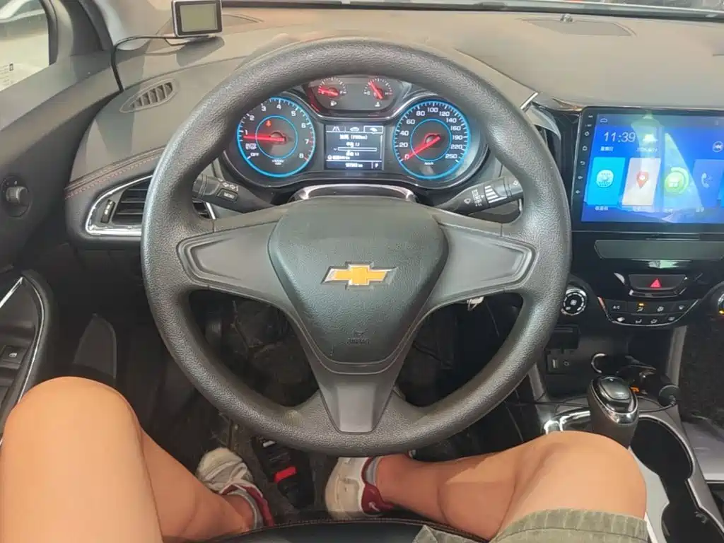 Chevrolet Cruze 2017 — фото 11
