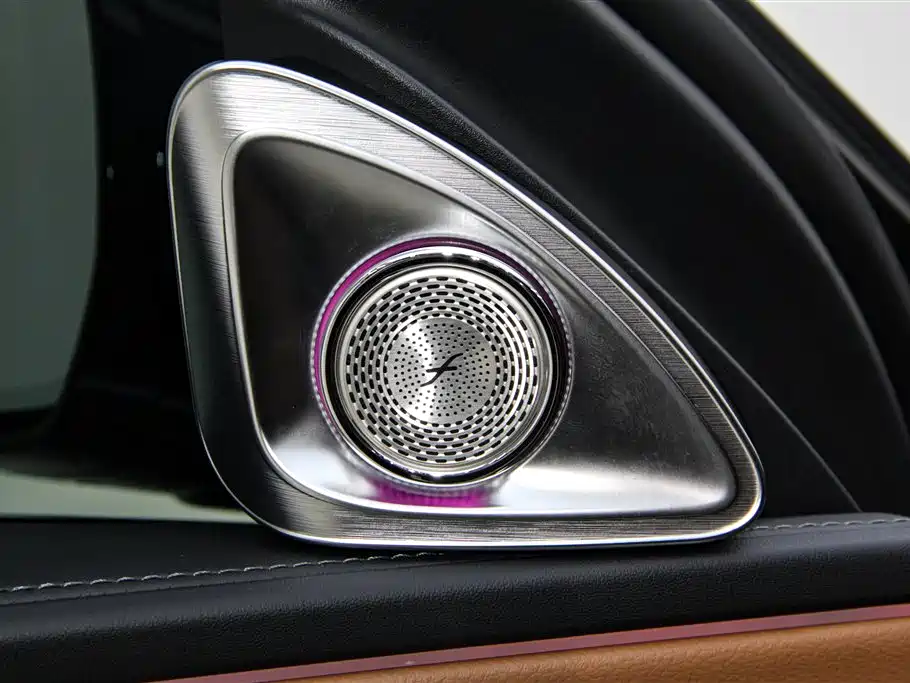 Mercedes-Benz E-Class 2025 — фото 23
