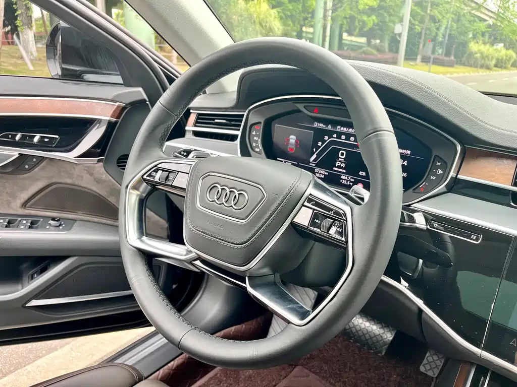 Audi A8 2019 — фото 15