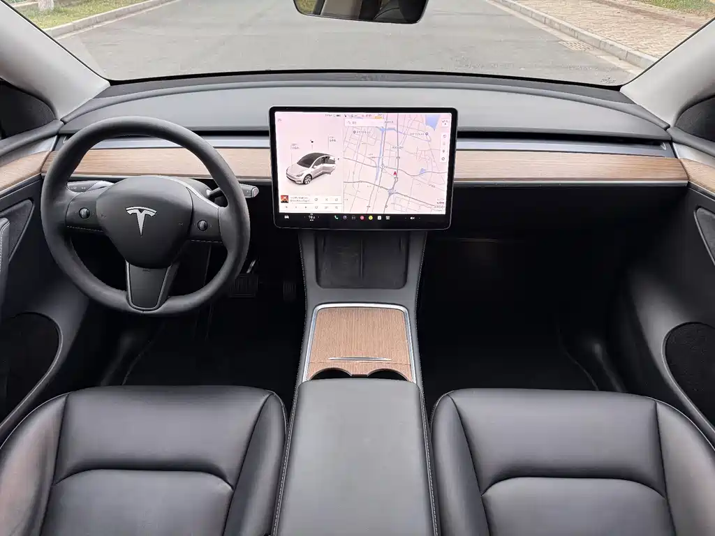 Tesla Model Y 2021 — фото 9