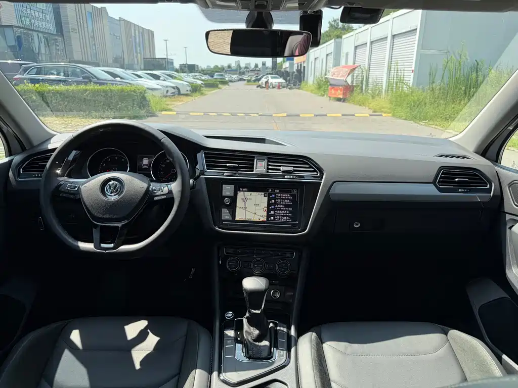 Volkswagen Tiguan L 2019 — фото 8