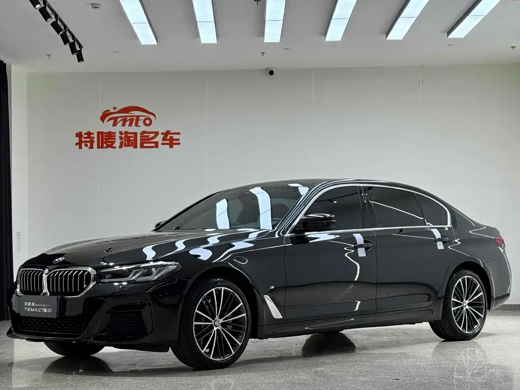 BMW 5 Series 2023 — фото 1