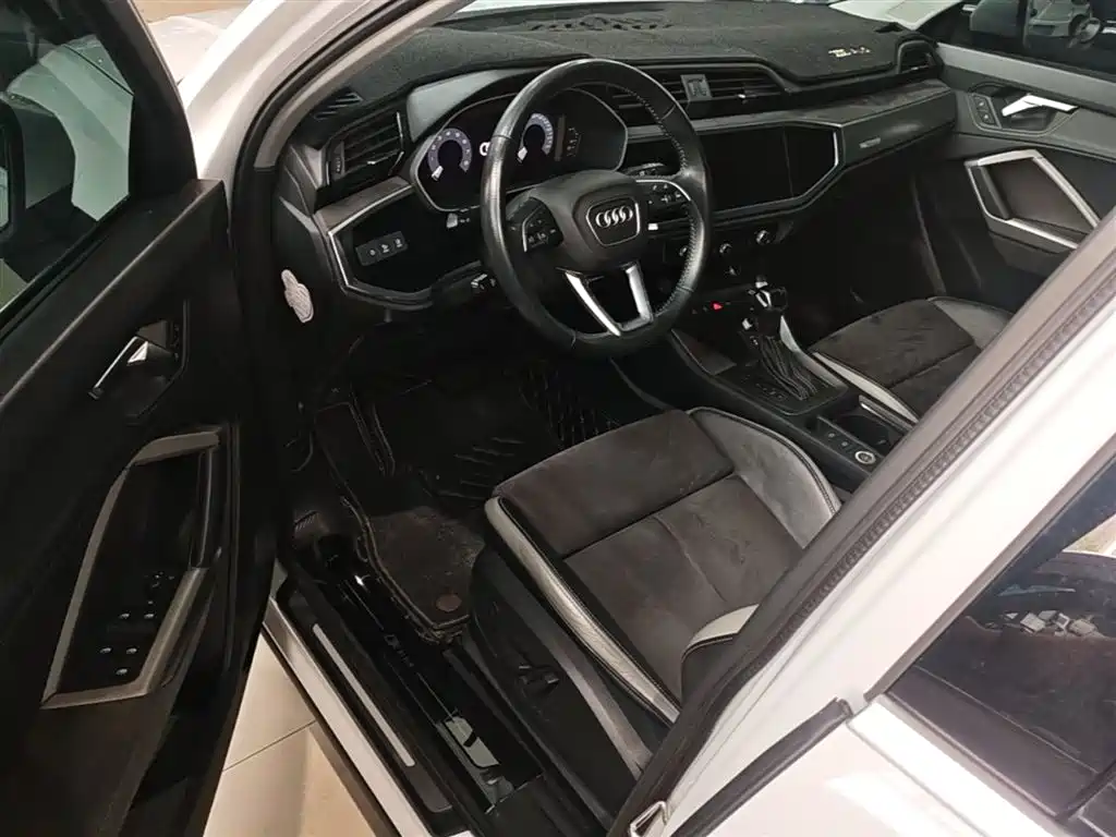 Audi Q3 2020 — фото 16