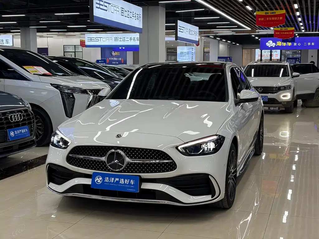 Mercedes-Benz C-Class 2025 — фото 1