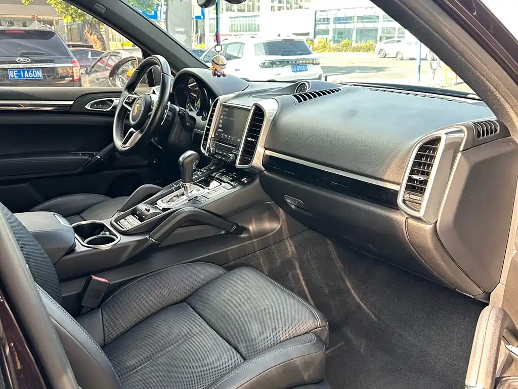 Porsche Cayenne New Energy 2016 — фото 14
