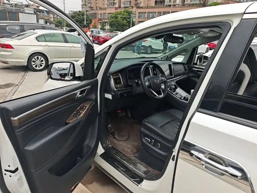 GAC Motor Trumpchi M8 2021 — фото 11