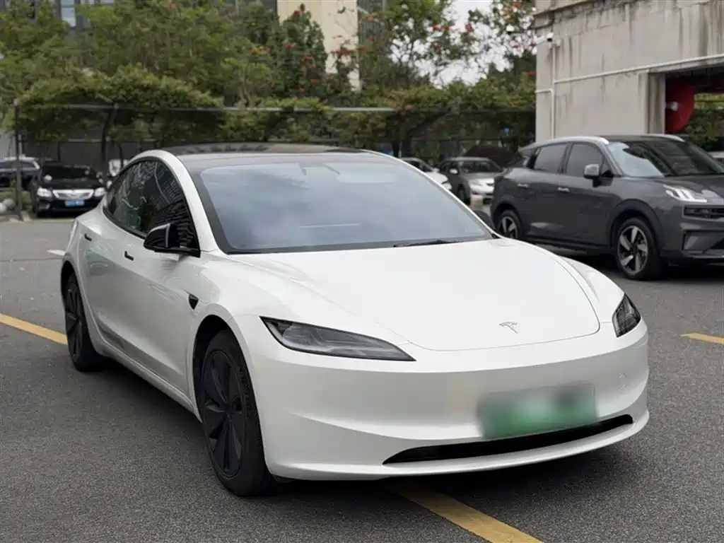 Tesla Model 3 2023 — фото 14