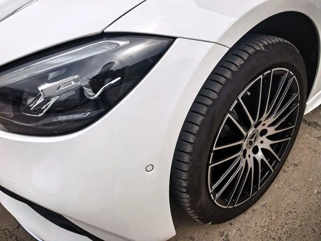 Mercedes-Benz C-Class 2025