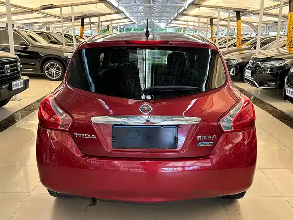 Nissan Tiida 2014