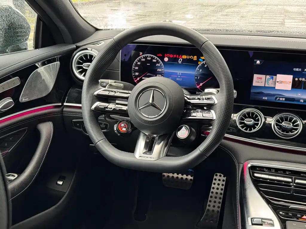 Mercedes-Benz AMG GT 2025 — фото 10