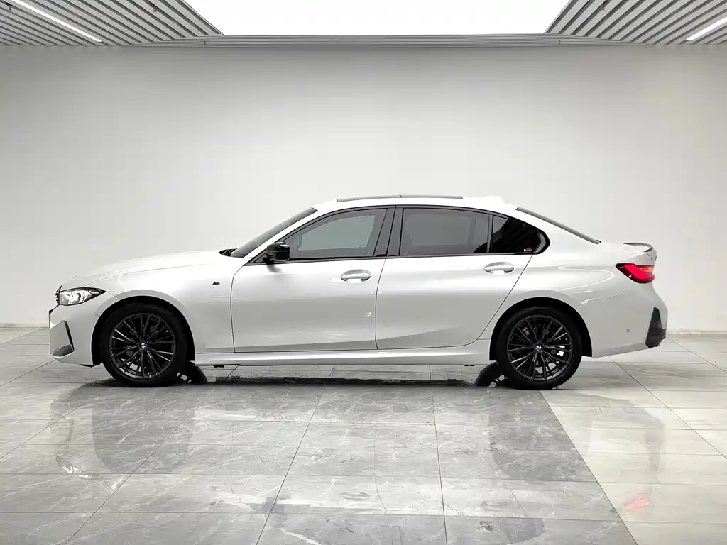 BMW 3 Series 2024