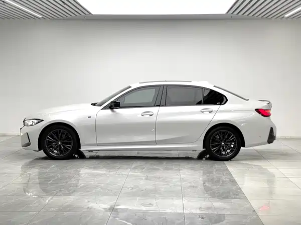 BMW 3 Series 2024