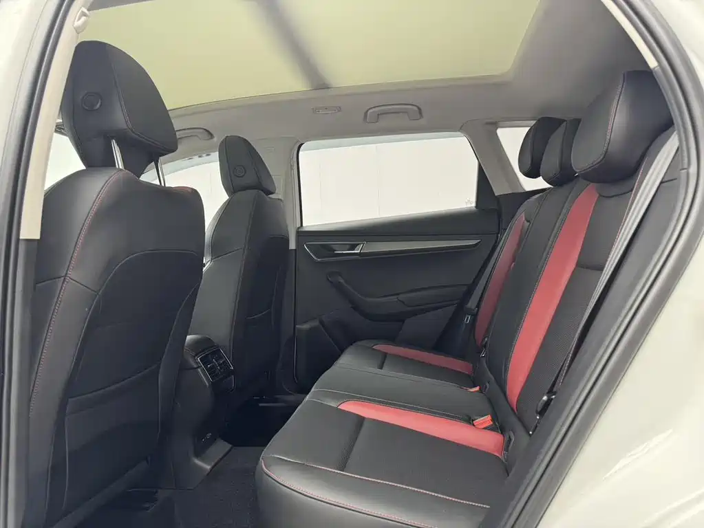 Skoda Karoq 2023 — фото 8