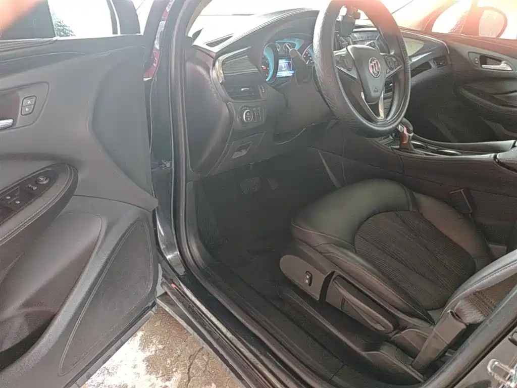 Buick Envision Plus 2017 — фото 16