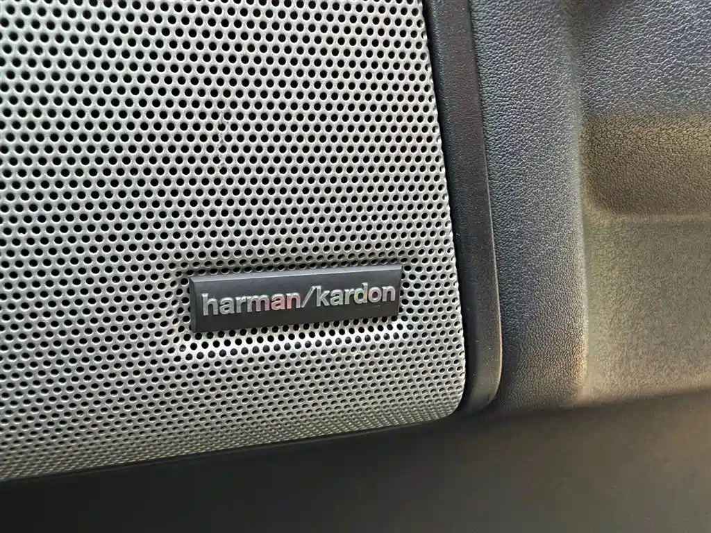 Land Rover Discovery 2012 — фото 11