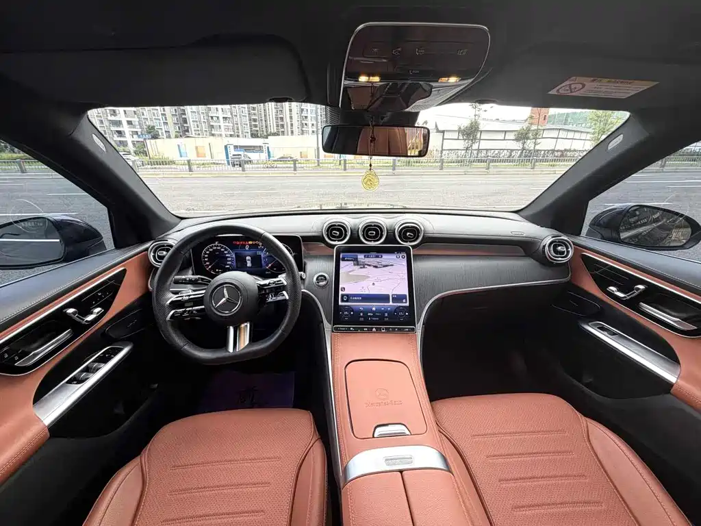 Mercedes-Benz GLC 2023