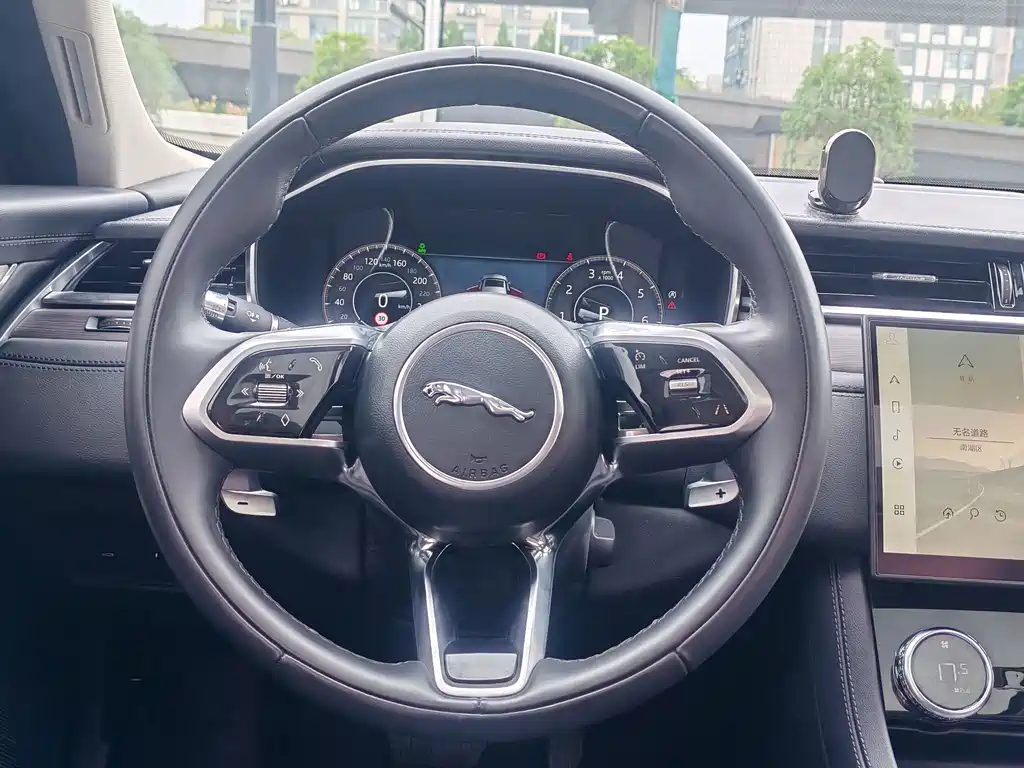 Jaguar XFL 2023 — фото 11