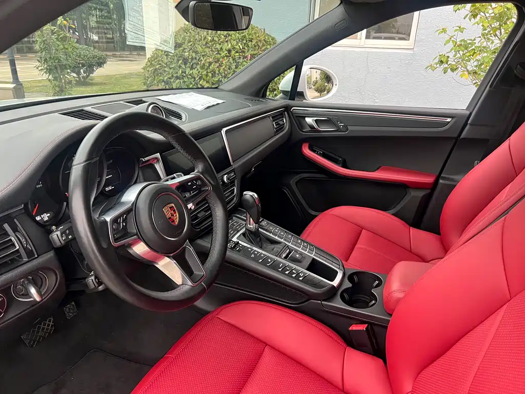 Porsche Macan 2019 — фото 12