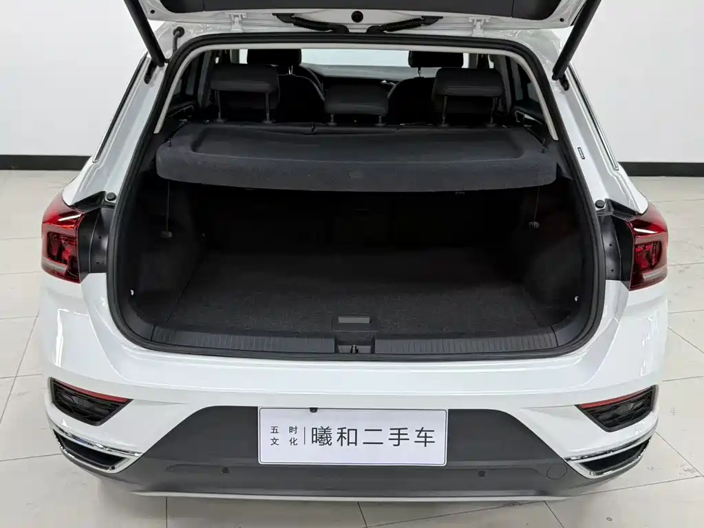 Volkswagen T-Roc 2023 — фото 8