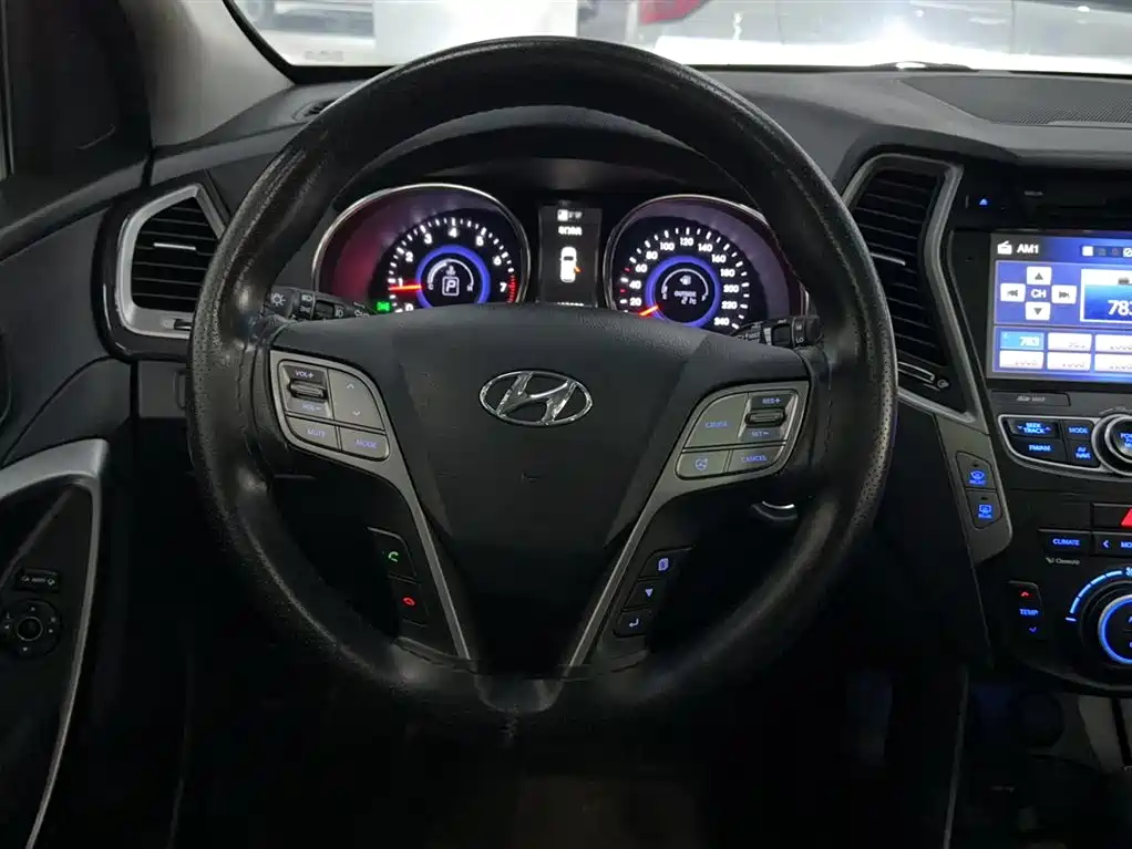 Hyundai Santa Fe 2015 — фото 4