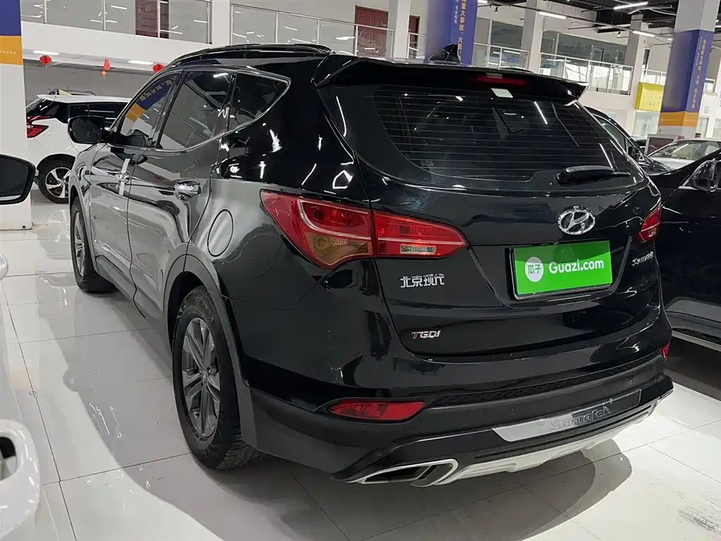 Hyundai Santa Fe 2015 — фото 13