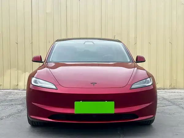 Tesla Model 3 2025