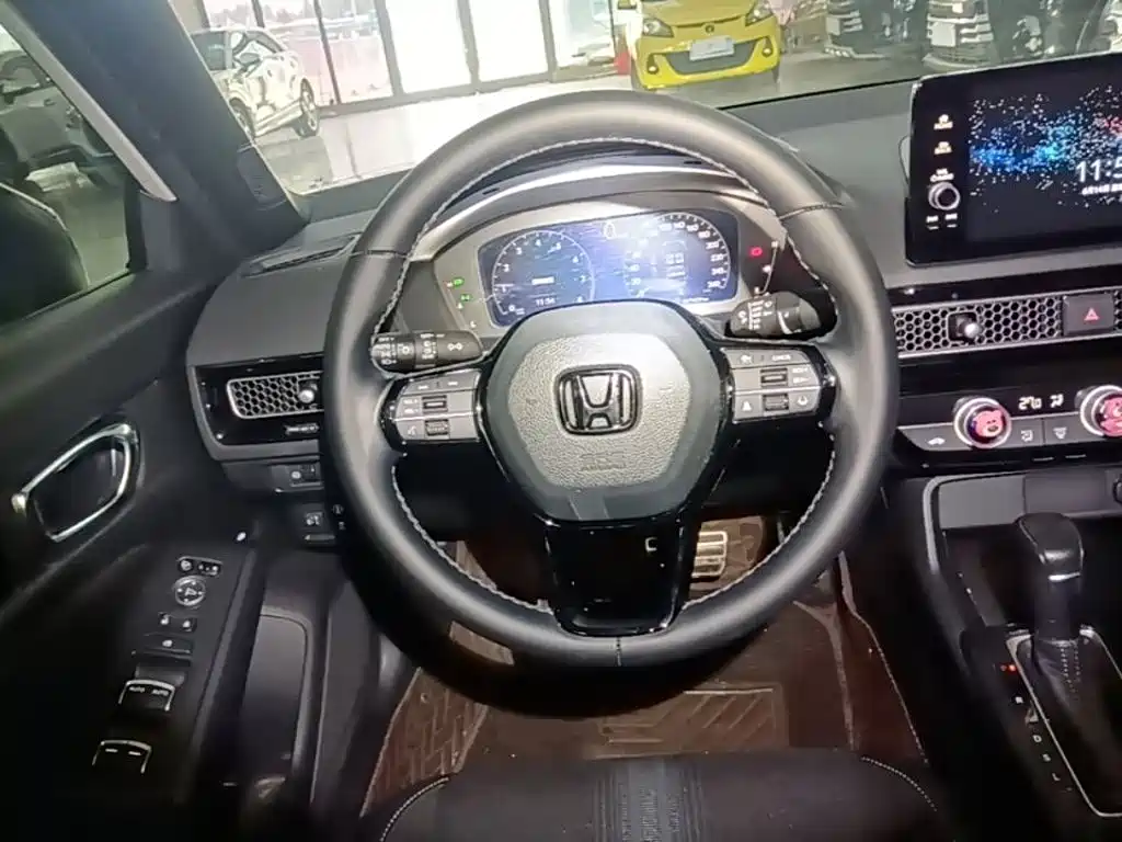 Honda Civic 2024 — фото 11